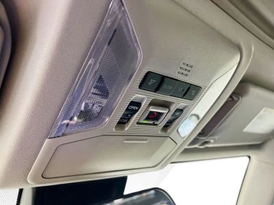 2025 Toyota RAV4 — photo 18 view
