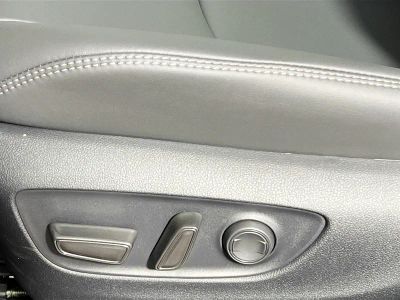 2025 Toyota RAV4 — photo 13 view
