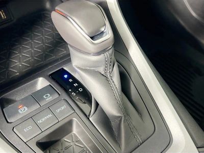 2025 Toyota RAV4 — photo 21 view