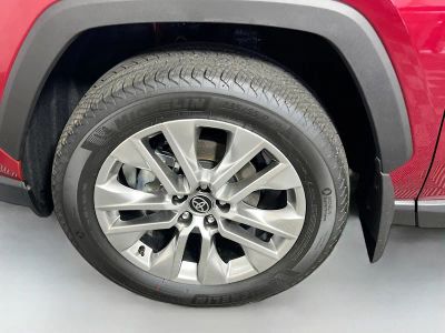 2025 Toyota RAV4 — photo 11 view