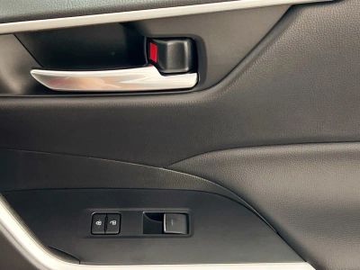 2025 Toyota RAV4 — photo 28 view