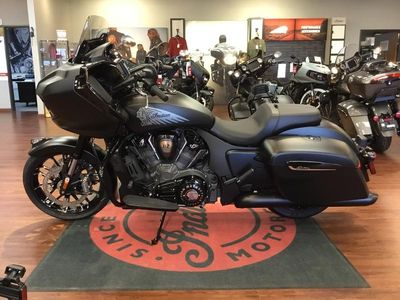 2025 Indian Motorcycle Challenger Dark Horse 112 Black Smoke - Photo 7