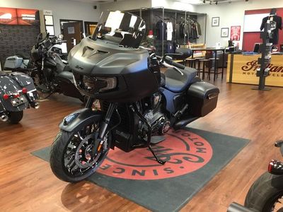 2025 Indian Motorcycle Challenger Dark Horse 112 Black Smoke - Photo 3