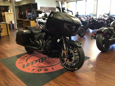 2025 Indian Motorcycle Challenger Dark Horse 112 Black Smoke - Photo 2