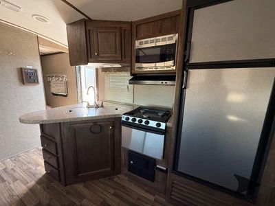 2017 Keystone RV Cougar Half-Ton Series - Photo 15
