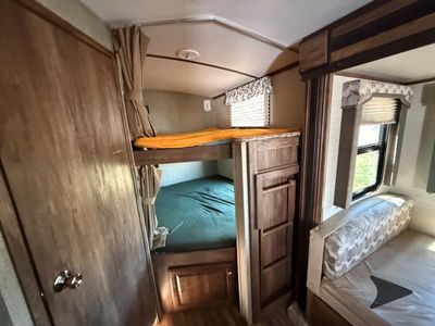 2017 Keystone RV Cougar Half-Ton Series - Photo 12
