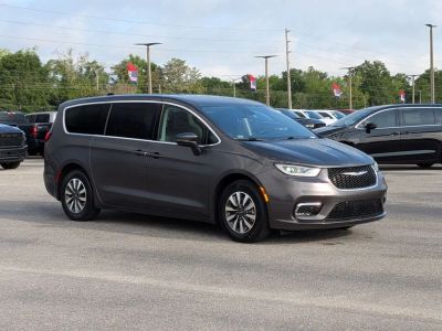 2023 Chrysler Pacifica Hybrid - Photo 7