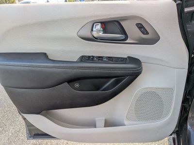 2023 Chrysler Pacifica Hybrid - Photo 26