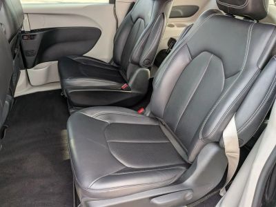 2023 Chrysler Pacifica Hybrid - Photo 19