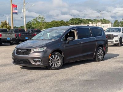 2023 Chrysler Pacifica Hybrid - Photo 1
