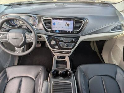 2023 Chrysler Pacifica Hybrid - Photo 20