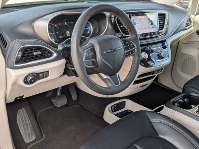 2023 Chrysler Pacifica Hybrid - Photo 28