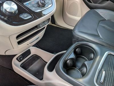 2023 Chrysler Pacifica Hybrid - Photo 25
