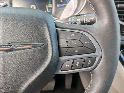2023 Chrysler Pacifica Hybrid - Photo 15