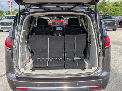 2023 Chrysler Pacifica Hybrid - Photo 21