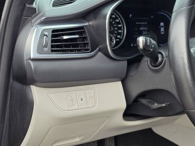 2023 Genesis G70 - Photo 19