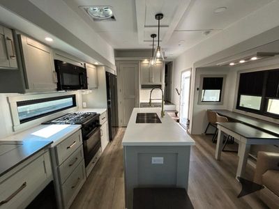 2026 Brinkley Model Z - Photo 16