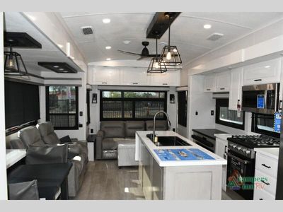 2026 Jayco Pinnacle - Photo 4