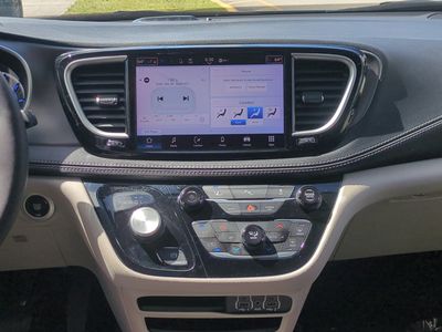 2023 Chrysler Pacifica - Photo 19
