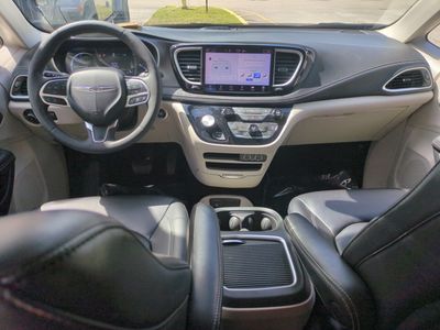 2023 Chrysler Pacifica - Photo 16