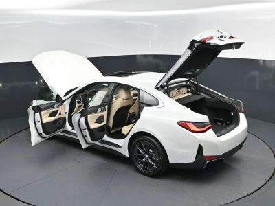 2026 BMW i4 - Photo 48