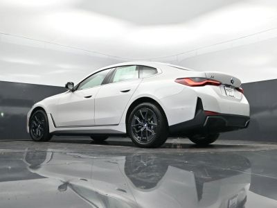 2026 BMW i4 - Photo 41