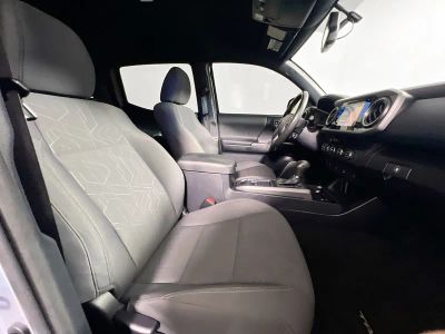2017 Toyota Tacoma — photo 26 view