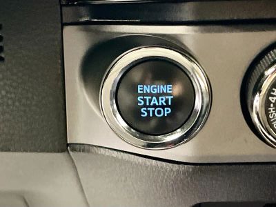 2017 Toyota Tacoma — photo 19 view