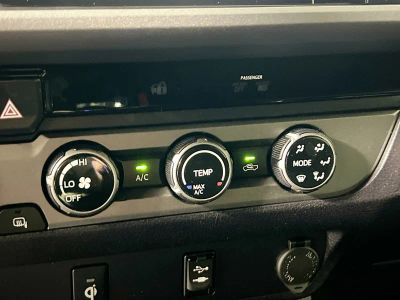 2017 Toyota Tacoma — photo 22 view