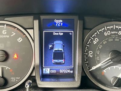2017 Toyota Tacoma — photo 18 view