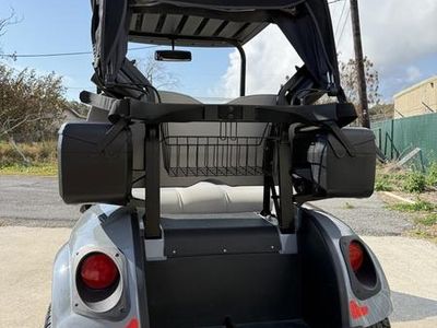 2023 E-Z-GO Express S2 ELiTE Lithium Ocean Grey — interior view