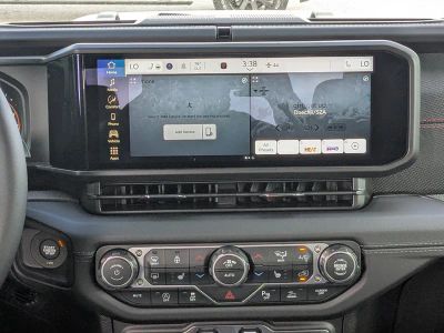 2026 Jeep Gladiator — photo 18 view
