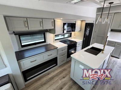 2026 Brinkley Model Z - Photo 33