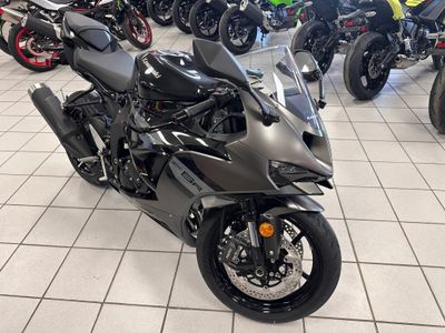 2026 Kawasaki Ninja ZX-6R - Photo 1