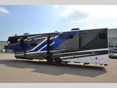 2023 Winnebago Sunstar - Photo 4