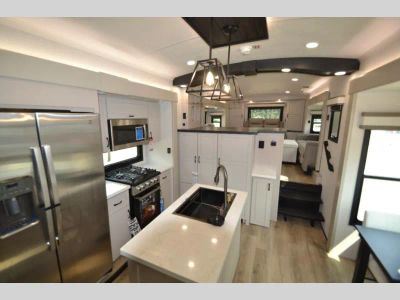 2023 Winnebago Sunstar - Photo 10