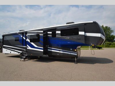 2023 Winnebago Sunstar - Photo 1