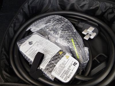 2024 Mitsubishi Outlander Plug-In Hybrid — photo 19 view