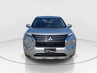 2024 Mitsubishi Outlander Plug-In Hybrid — side profile view