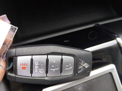 2024 Mitsubishi Outlander Plug-In Hybrid — photo 15 view