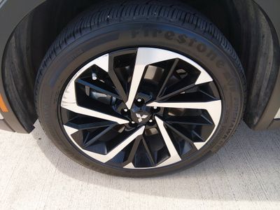 2024 Mitsubishi Outlander Plug-In Hybrid — photo 10 view