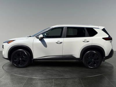 2023 Nissan Rogue — detail view