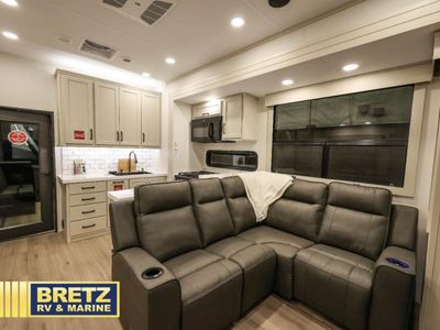 2026 Grand Design Momentum M-Class - Photo 8