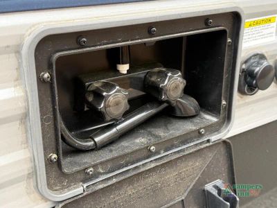2021 CrossRoads RV Zinger — photo 48 view