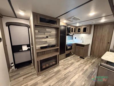 2021 CrossRoads RV Zinger — photo 9 view