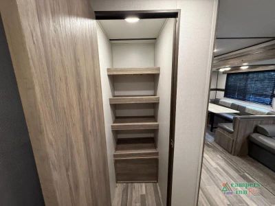 2021 CrossRoads RV Zinger — photo 13 view