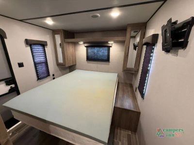 2021 CrossRoads RV Zinger — photo 25 view