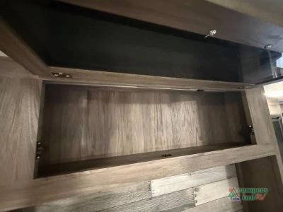 2021 CrossRoads RV Zinger — photo 15 view