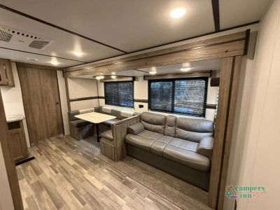 2021 CrossRoads RV Zinger — photo 8 view