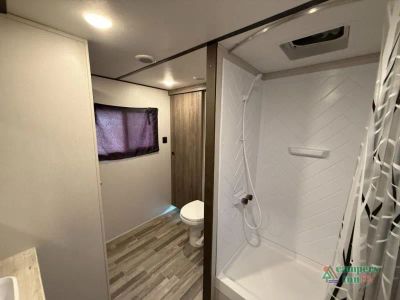 2021 CrossRoads RV Zinger — photo 35 view